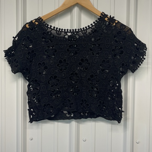 Llove Womens Crop Top Black New Lace Crochet - Picture 5 of 5